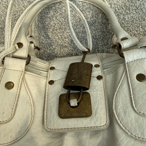 Chic White Leather Satchel - Picture 2 of 15